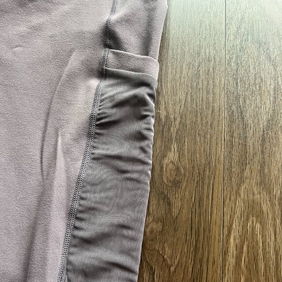 Fabletics Capri Leggings - Picture 4 of 5